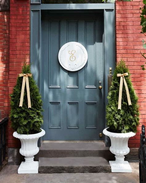 While i brushed on the paint for the trim, this time around, we decided to try spraying all the doors with a paint sprayer (we're long time fans of the wagner flexio 590 ), instead of hand painting them. Chalk-Painted Monogram Plaque | Front door paint colors, Painted front doors, Front door decor