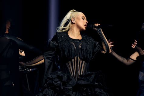 Christina Aguilera At 47th Peoples Choice Awards At Barker Hangar In