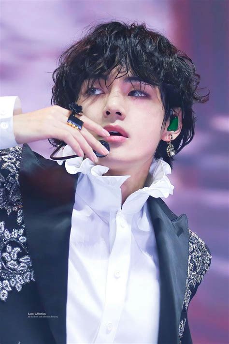 Fotos cantantes chicos bts kim taehyung daegu taehyung fotos de kim chicos coreanos celebridades. #BTS MMA 2019 💜 | Foto bts, Fotos de kim, Taehyung