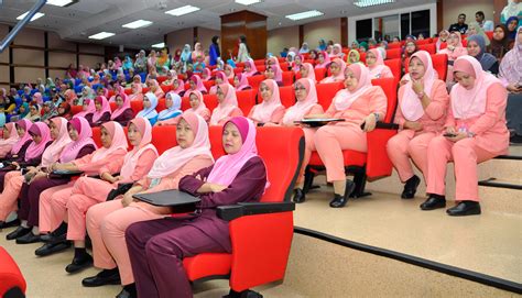 (kepada penghuni kolej kediaman tun dr. PERHIMPUNAN KAKITANGAN KAMPUS KUALA LUMPUR BIL.1/2018 ...