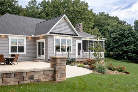 Vinyl siding protects your home from the elements. Material Market: Siding Selections - Extreme How To