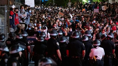 Kettling Explained Police Tactic Used In Black Lives Matter Protests