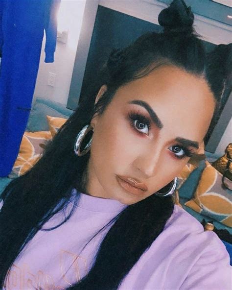 Anime Guy Long Hair Celebrities Female Celebs Demi Lovato Pictures Smoky Eye Makeup Smokey
