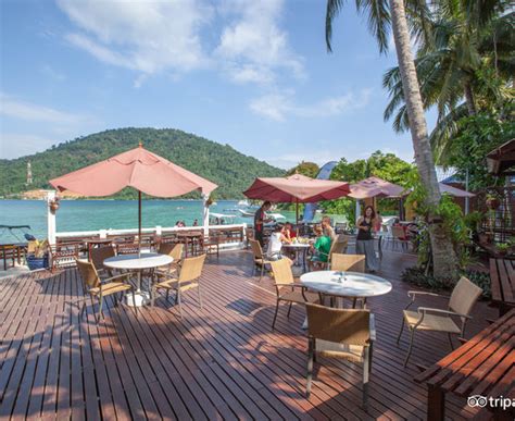Same beach with perhentian island resort (teluk pauh beach) the best beach on perhentian besar, white sandy beach and a good patch of coral garden right in front of the resort. Coral View Island Resort (Pulau Perhentian Besar, Maleisië ...