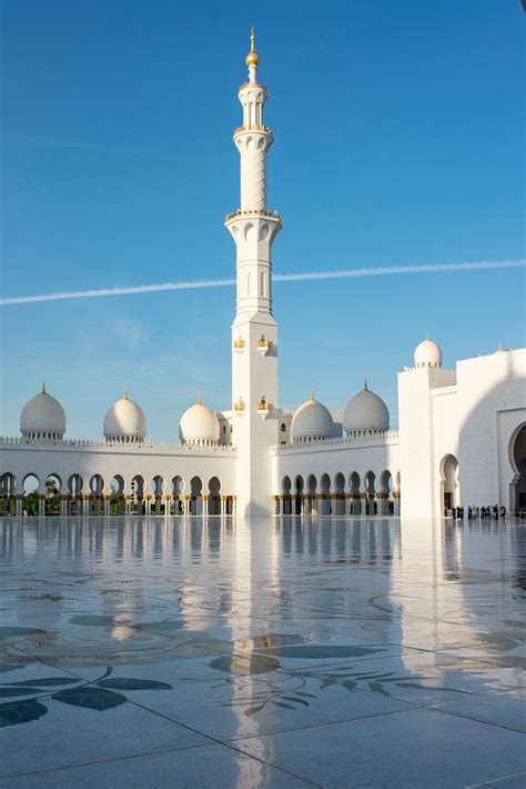 Abu Dhabi Mosque Guide To The Sheikh Zayed Mosque Abu Dhabi Life Over