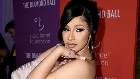 A steam press can hold more water than an iron, so you don't have to stop to refill the steam press as often. Cardi B Reveals What 'WAP' Stands For - See the 'Nasty ...