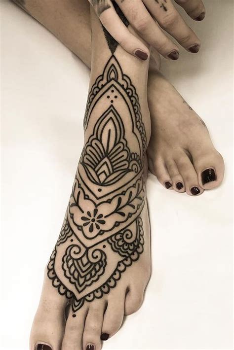 Wrist, hand, and finger design Mandala Foot Tattoo | Mandala foot tattoo, Henna tattoo ...