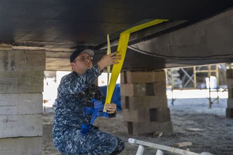 Dvids News Mcas Cherry Point Navy Boat Docks Conducts Annual Maintenance On 75 Foot