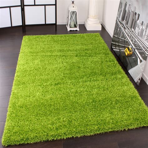 Doux et chaleureux, ils sont l'accessoire parfait pour donner à votre intérieur l'ambiance que votre nid douillet mérite. Tapis Shaggy Vert | Tapis24