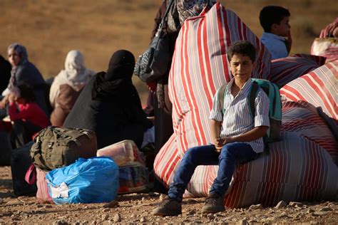 أزمة إجبار لاجئين سوريين في لبنان على العودة لسوريا سكوب إمباير