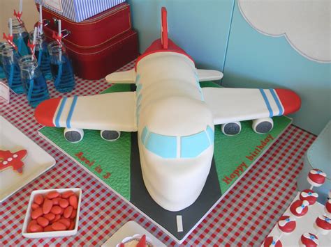 Jun 28, 2021 · three country nsw residents who sneaked into a remote south australian town on a light plane will be forced to fly back to whence they came. Airplane Cakes - Decoration Ideas | Little Birthday Cakes