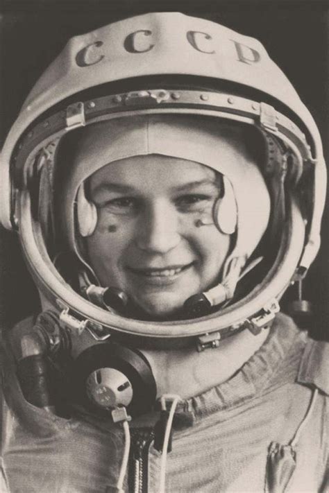 From wikipedia, the free encyclopedia. Valentina Vladimírovna Tereshkova, la primera viajera ...