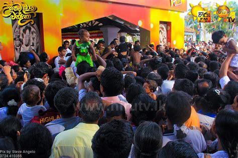 Thousands Gather To Witness The Hiru Uththama Dathu Wandana For A 2nd