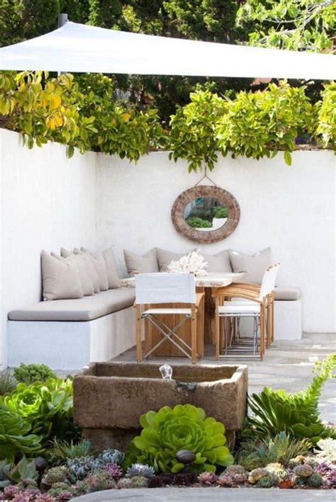 44 Pretty Backyard Seating Area Design Ideas Small Courtyard Gardens