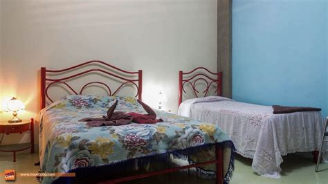 Con una terraza donde descansar y comodidades como conexión a internet internet inalámbrico gratis y servicios de roma, a 1 km del centro. Casa Marta, apartamento céntrico en Centro Habana | Decoraciones de casa, Apartamentos, Casas