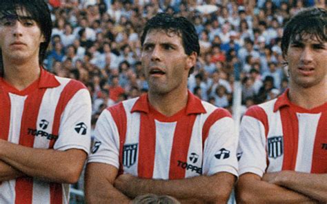 De la mano de juan román riquelme en su nuevo rol de manager, miguel russo volvió al club de la rivera con el tan ansiado objetivo de darle al xeneize la esquiva séptima copa libertadores de américa. Miguel Ángel Russo, capitán de una sola camiseta ...