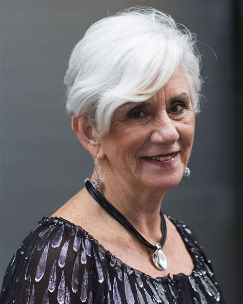 The shape they create offers hair the texture, volume, and movement it needs. 2018's Best Haircuts for Older Women Over 50 to 60 - Page 4 - HAIRSTYLES