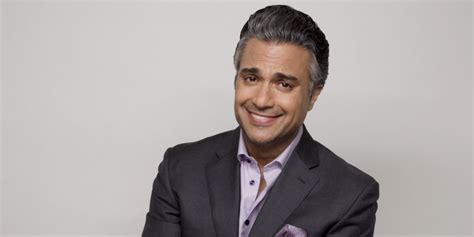 Cómo está pasando la pandemia. Jane the Virgin's Jaime Camil as Rogelio Dishes on His ...