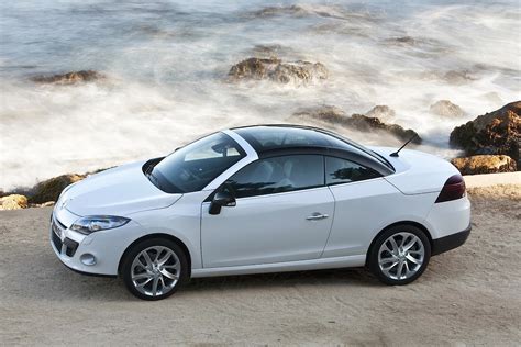 To ensure the engine operates optimally, the use of a lubricant may be restricted to certain vehicles. RENAULT Megane Coupe - Cabrio specs & photos - 2010, 2011 ...