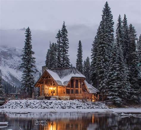 Cozy Winter Cabin : CozyPlaces