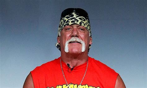 Hulk Hogan Makes Surprise Appearance On Wwe Raw And Fans Go Wild Watch