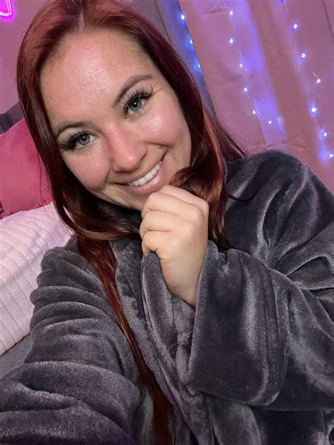 what do you think about no makeup selfies 🤭 r selfie heaven