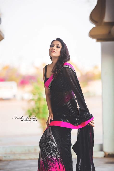 Indian Tv Model Rashmi Gautam Hot In Sleeveless Black Saree Tollywood Boost