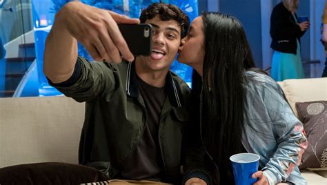 Dan ganas de enamorarse <3. La sorprendente escena post-créditos de 'A todos los ...