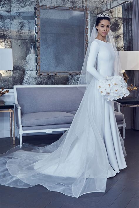 Luxury wedding dress designer caroline arthur goes into detail analysing meghan markle's givenchy wedding dress. 13 Wedding Dresses That Look Just Like Meghan Markle's ...