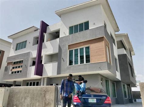 Wizkid debuted the music video for caro and announced the signing of l.a.x in august 2013. Kiss Daniel Biography, Family, Parents & Other Details You ...