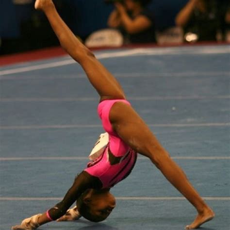 em has this exact pose in her floor routine gymnastics routines gymnastics flexibility