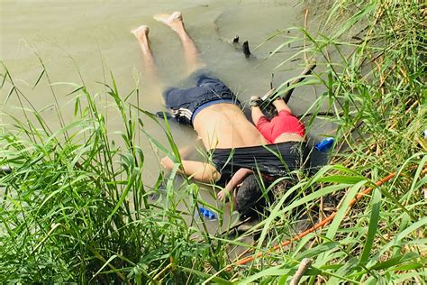 la desgarradora foto de un padre y su hija ahogados que exhibe con crudeza la crisis migratoria