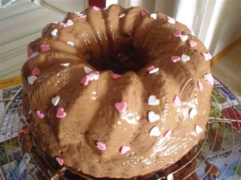 Maybe you would like to learn more about one of these? Julchen in action: Backen mit gaaaaaaaanz vielen Eiern...