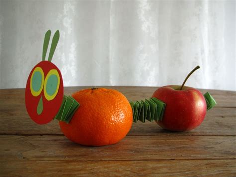 Het kwartet van rupsje nooitgenoeg is geschikt voor jonge kinderen. The very hungry caterpillar treat, fruit, crafts / Rupsje ...