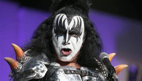 Gene Simmons Sure Hell Be Weeping At Final Kiss Concert Iheart