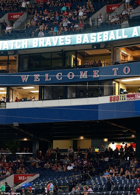 Turner Field Spectator Taken To Hospital After Falling From Top Deck At Yankee Game Daily Mail