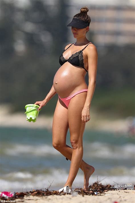 Pregnant Rachael Finch Shows Off Bikini Body In Sydney Daily Mail Online