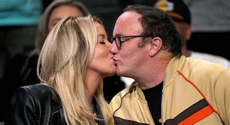 Lakers owner Jeanie Buss engaged to comedian six years after Phil