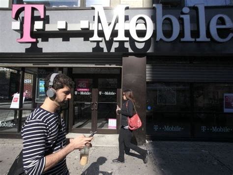 T Mobile Hit With 175 Million Fcc Fine For 911 Outages
