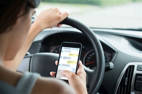 What is the Florida Distracted Driving Law? - Rothenburg Law Firm