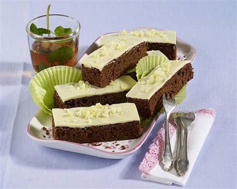 22 x 34 cm groß.) den kuchen etwas abkühlen lassen. Schoko-Zitronen-Schnitten | Rezept | Lecker, Kuchen und ...