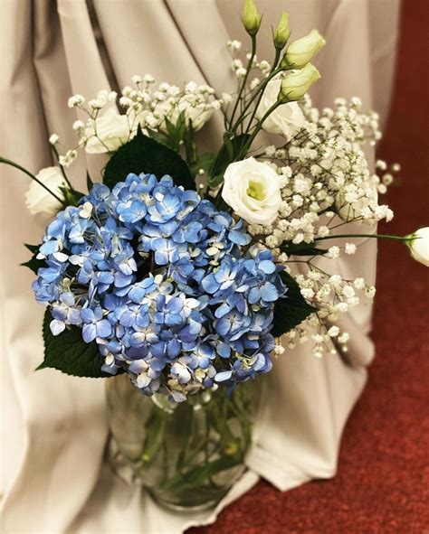 10 Blue And White Floral Arrangements