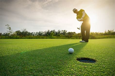 Peralatan Golf Yang Perlu Dibeli Pemula