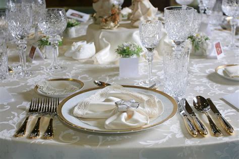 44 Fancy Table Setting Ideas For Dinner Parties And Holidays