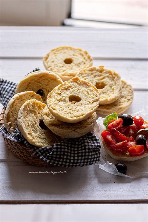 Scegliete delle centinaia di ricette su friselle, ricette facili e veloci da preparare. Friselle: la Ricetta originale delle Friselle pugliesi ...