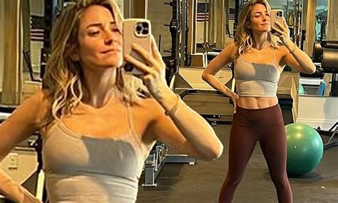 Kristin Cavallari Flashes Her Very Toned Tummy In A Crop Top Daily