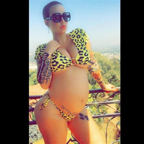 Amber Rose Shows Off Her Bare Bump At Months Pregnancy Torizone
