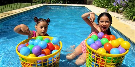 A los más pequeños se les puede captar la atención con juegos para colorear, de acuerdo a su edad, como los que se muestran a continuación: 10 Juegos De Piscina Muy Divertidos Para Niños