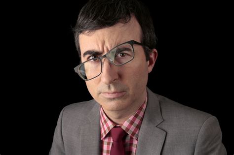 John Oliver goes for in-depth comedy with 'Last Week Tonight' on HBO - Chicago Tribune