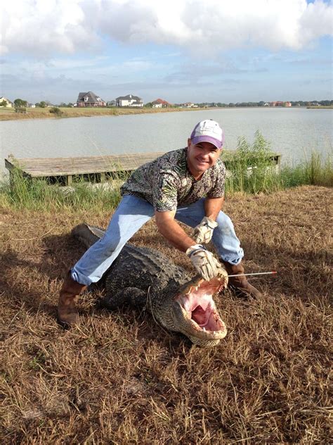 10 Year Old Texas Girl Kills 13 Foot 800 Pound Alligator With Crossbow
